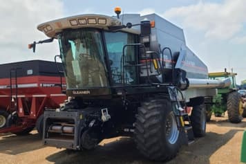 Main image Gleaner R65